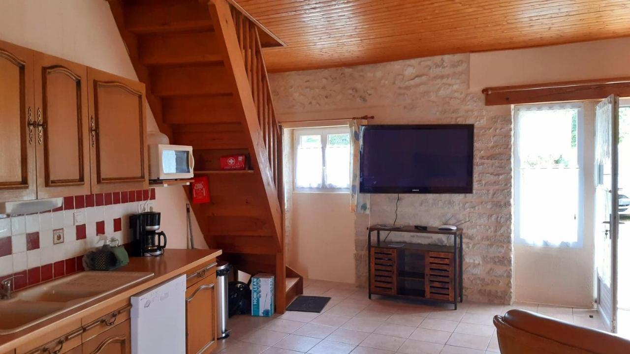 Gites Le Clos De Lamie Avec 2 Piscines Privees Fossemagne Kültér fotó