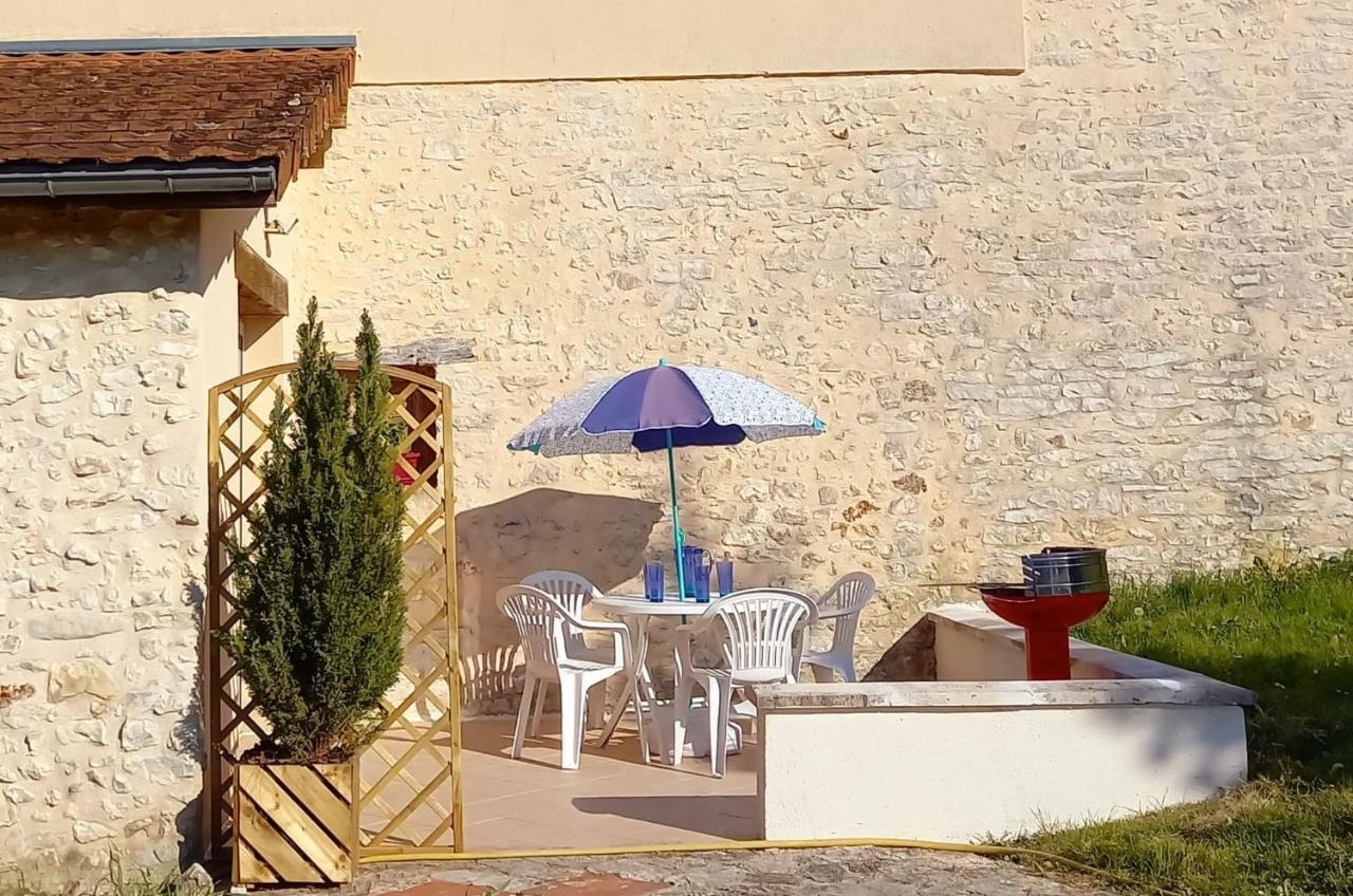 Gites Le Clos De Lamie Avec 2 Piscines Privees Fossemagne Kültér fotó