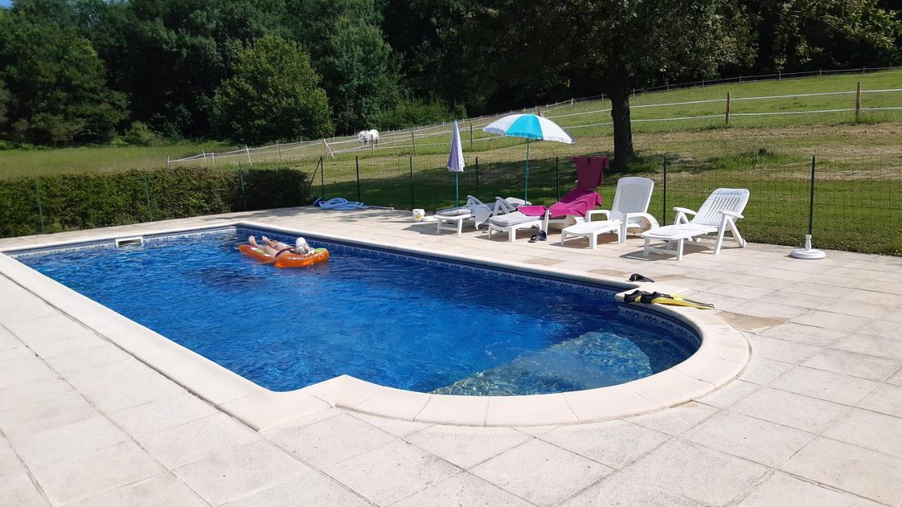 Gites Le Clos De Lamie Avec 2 Piscines Privees Fossemagne Kültér fotó