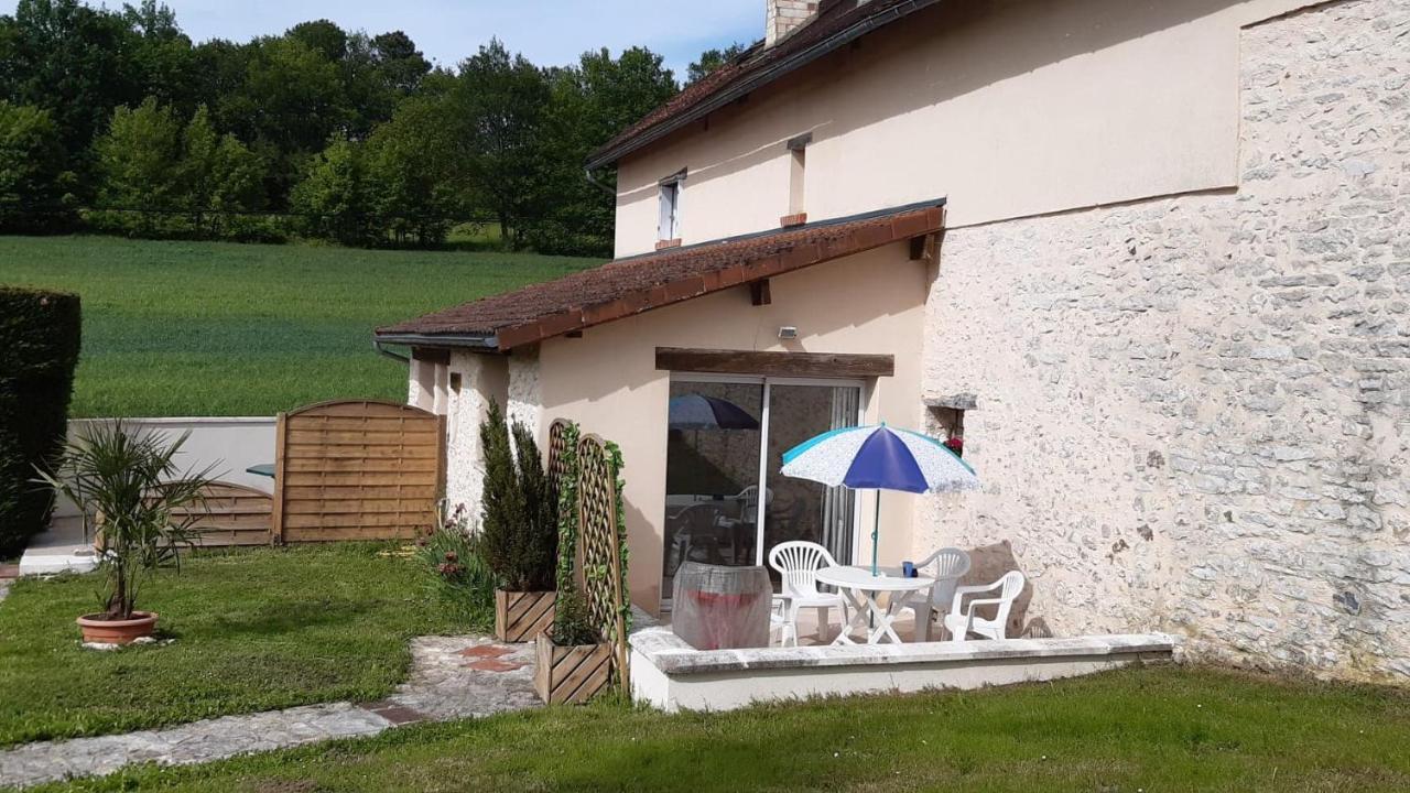 Gites Le Clos De Lamie Avec 2 Piscines Privees Fossemagne Kültér fotó